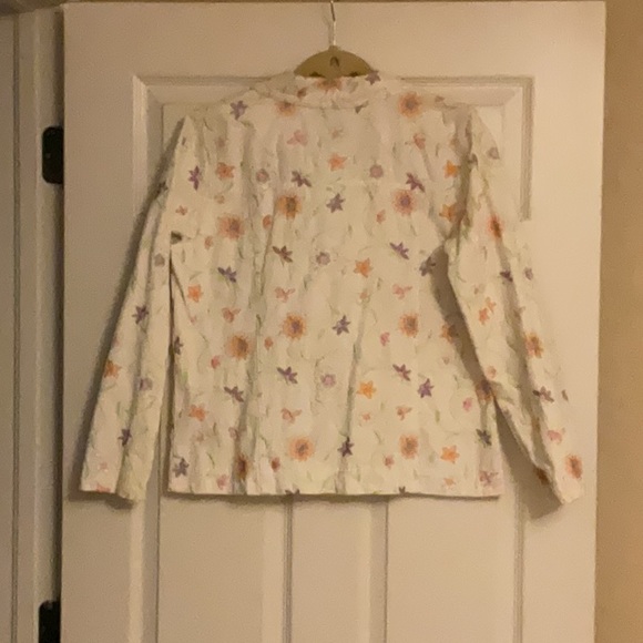 Denim & Co Jean Jacket. - Picture 4 of 5